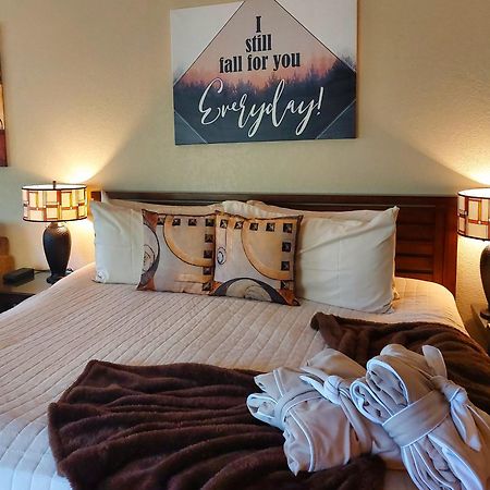 Sheridan House Inn- Adult Only Accommodation วิลเลียมส์ ภายนอก รูปภาพ
